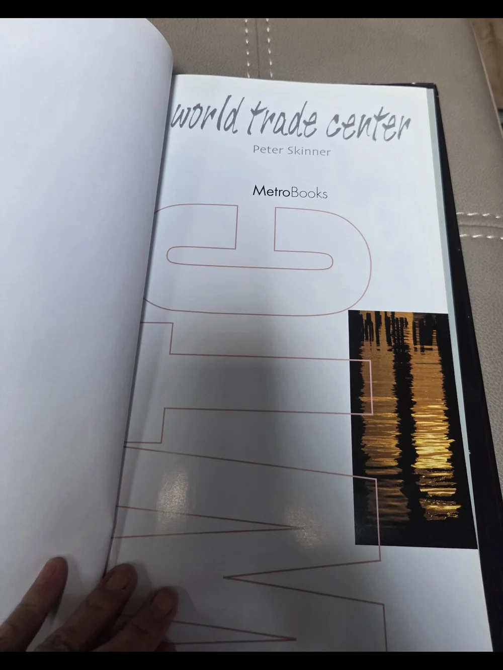 Hardcover book World Trade Center By  Peter Skinner ~ Bin TT